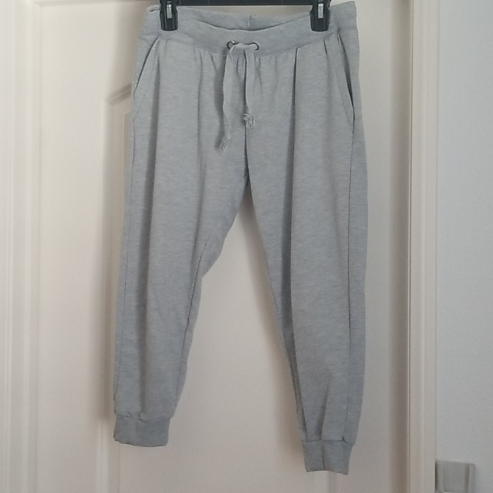 Coco Limon:short sweat pants,2 pockets,tie…